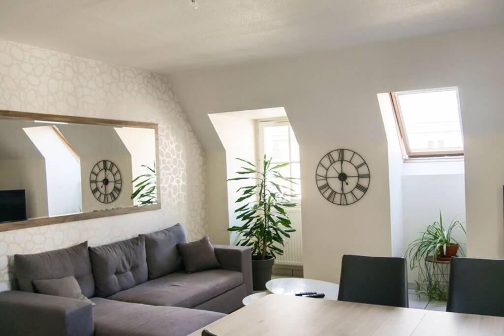 Le Cyrius Apartment Chalon-sur-Saone Bagian luar foto